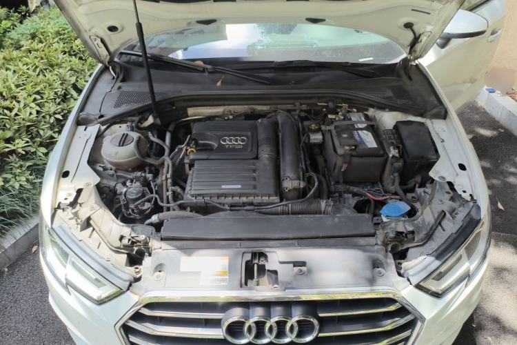 Used Audi A3 2019 Limousine 35 TFSI Ambition China VI Engine Bay