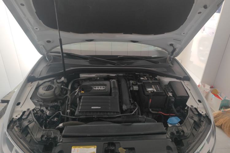 Used Audi A3 2019 Limousine 35 TFSI Ambition China VI Engine Bay
