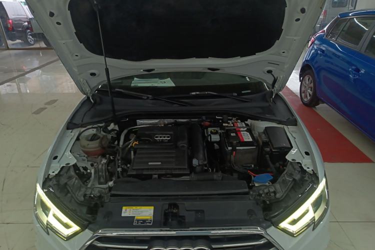 Used Audi A3 2019 Limousine 35 TFSI Ambition China V Engine Bay