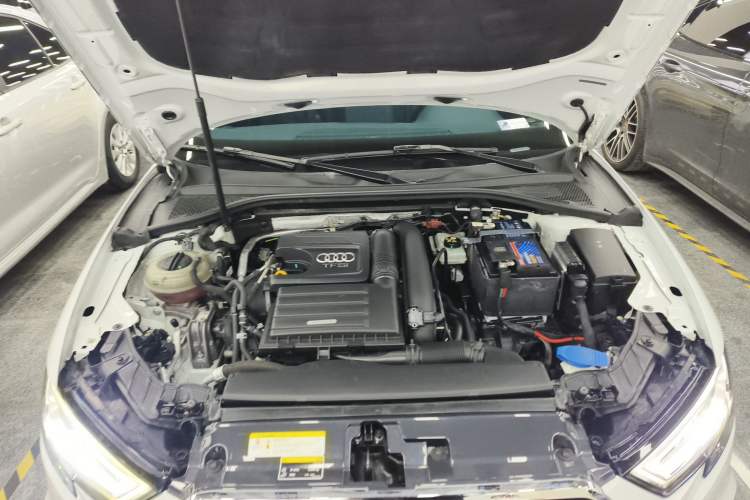 Used Audi A3 2019 Limousine 35 TFSI Fashion Edition China V standard Engine Bay