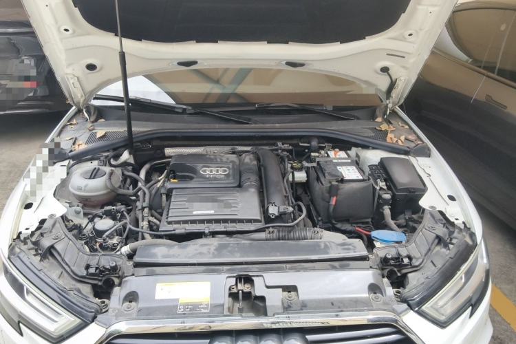 Used Audi A3 2019 Limousine 35 TFSI Fashion Edition China VI Emission Standard Engine Bay
