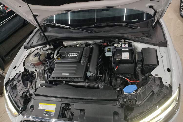 Used Audi A3 2019 Limousine 35 TFSI Style Version China V Emission Standard Engine Bay