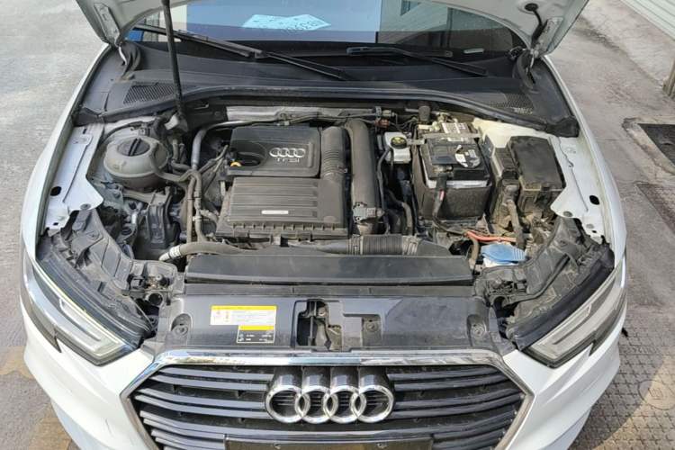 Used Audi A3 2019 Limousine 35 TFSI Fashion Edition China V standard Engine Bay