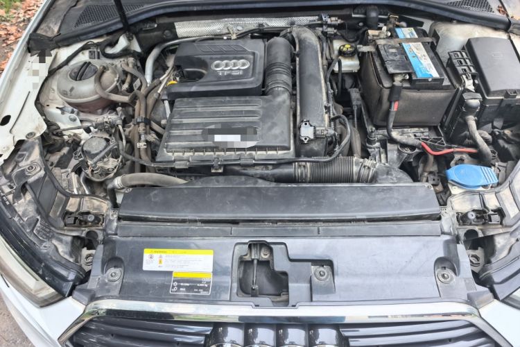 Used Audi A3 2019 Sportback 35 TFSI Fashion Edition China VI Emission Standard Engine Bay