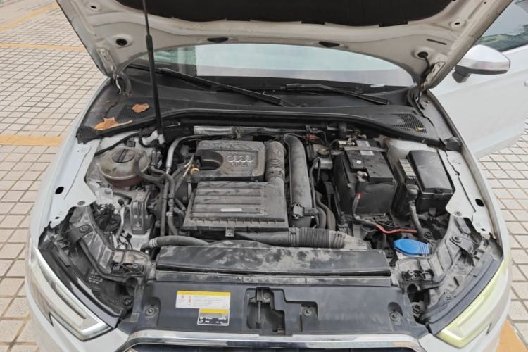 Used Audi A3 2019 Limousine 35 TFSI Style Version China V Emission Standard Engine Bay