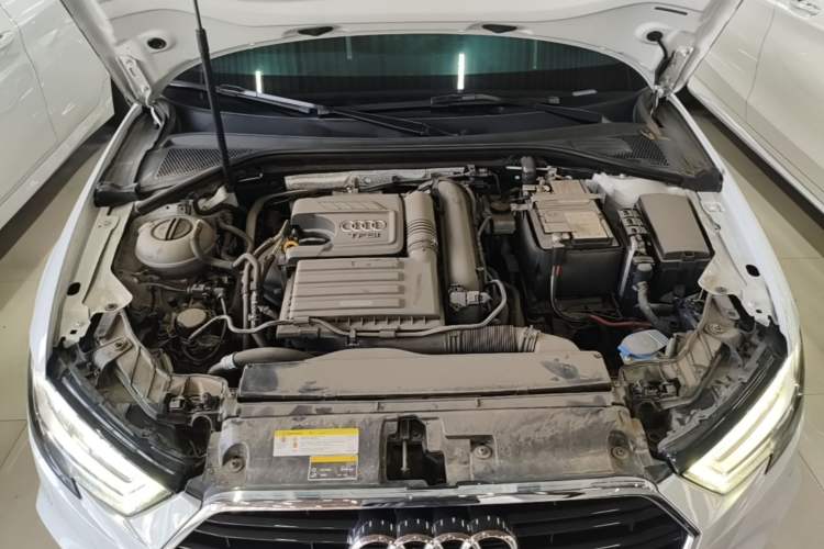 Used Audi A3 2019 Limousine 35 TFSI Fashion Edition China VI Emission Standard Engine Bay