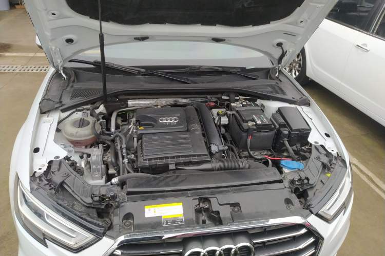 Used Audi A3 2019 Limousine 35 TFSI Style Version China V Emission Standard Engine Bay