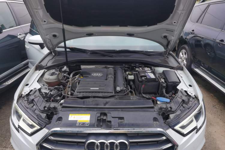 Used Audi A3 2019 Limousine 35 TFSI Ambition China VI Engine Bay