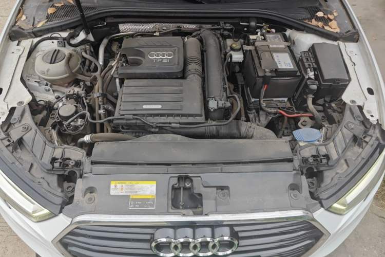 Used Audi A3 2019 Sportback 35 TFSI Fashion Edition China VI Emission Standard Engine Bay