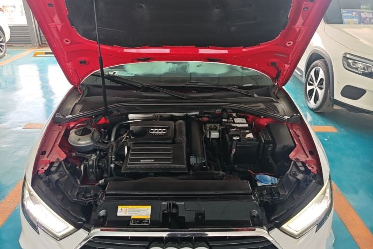 Used Audi A3 2019 Limousine 35 TFSI Fashion Edition China V standard Engine Bay