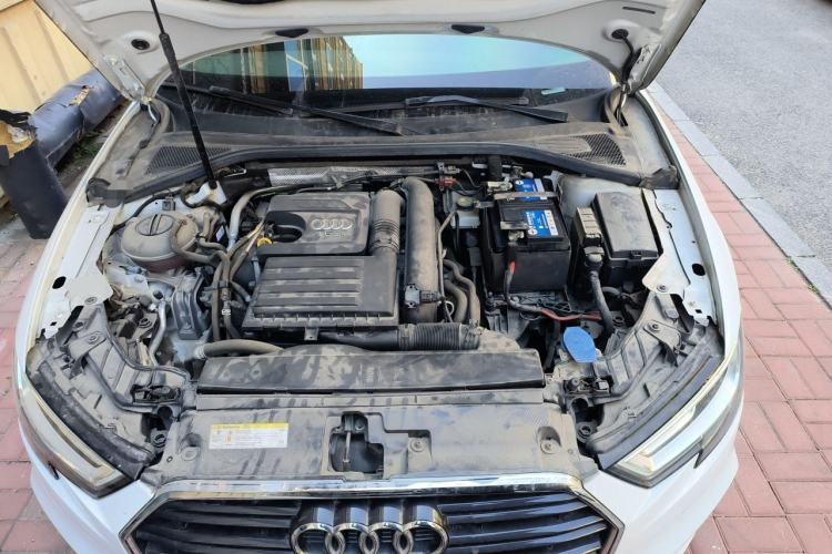 Used Audi A3 2019 Limousine 35 TFSI Fashion Edition China V standard Engine Bay
