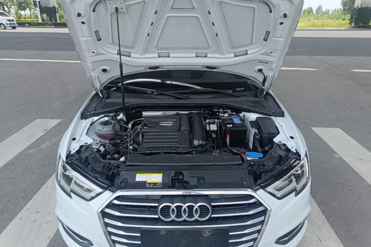Used Audi A3 2019 Limousine 35 TFSI Ambition China VI Engine Bay