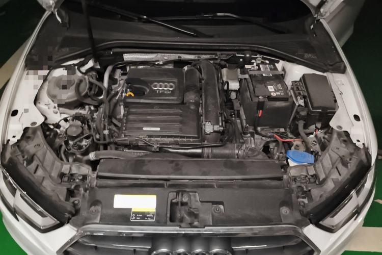 Used Audi A3 2019 Limousine 35 TFSI Ambition China VI Engine Bay