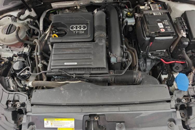 Used Audi A3 2019 Limousine 35 TFSI Fashion Edition China VI Emission Standard Engine Bay