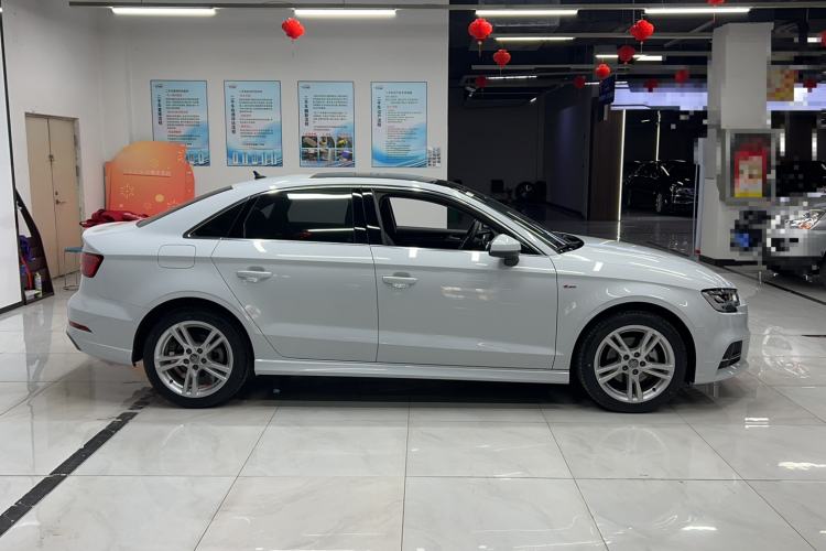 Used Audi A3 2019 Limousine 35 TFSI Fashion Edition China VI Emission Standard Exterior 1