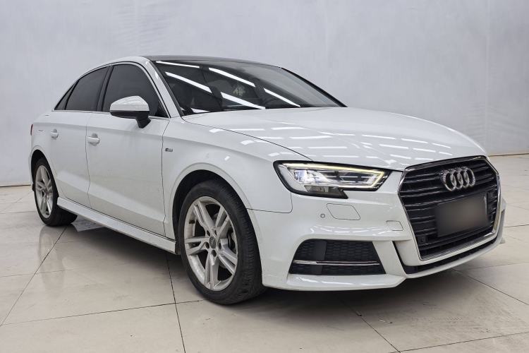 Used Audi A3 2019 Limousine 35 TFSI Fashion Edition China VI Emission Standard Exterior 1