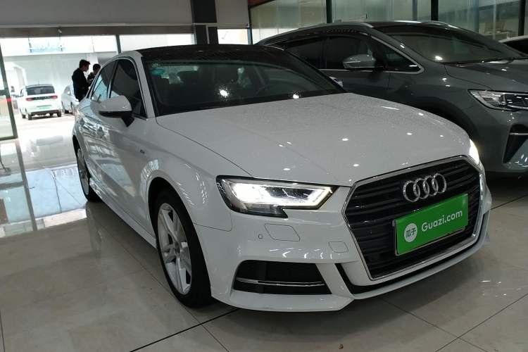 Used Audi A3 2019 Limousine 35 TFSI Fashion Edition China VI Emission Standard Exterior 1