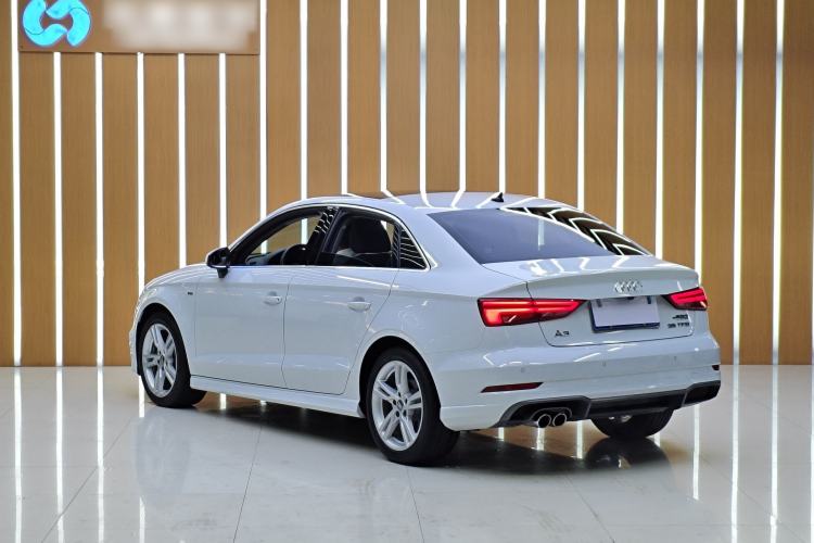 Used Audi A3 2019 Limousine 35 TFSI Fashion Edition China VI Emission Standard Exterior 2