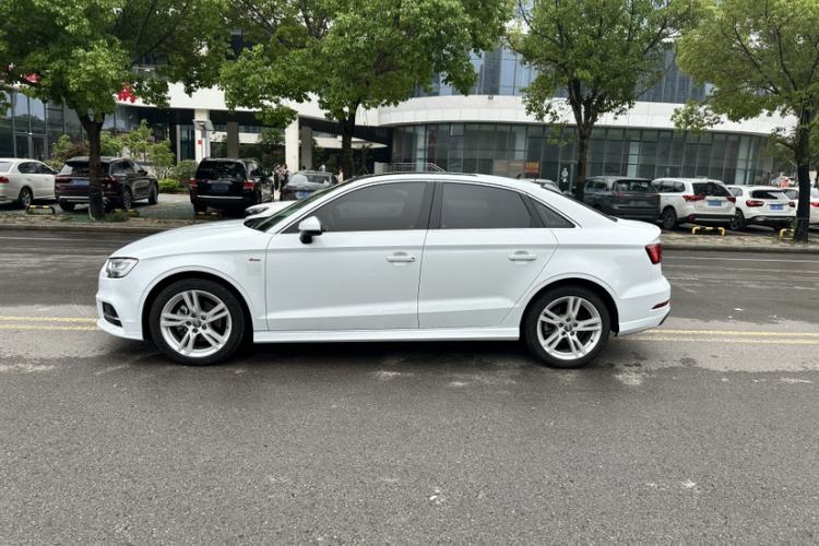 Used Audi A3 2019 Limousine 35 TFSI Fashion Edition China VI Emission Standard Exterior 2