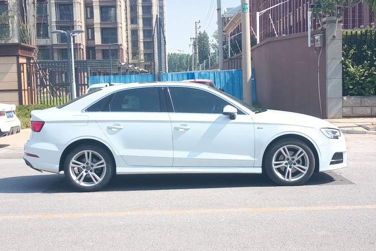 Used Audi A3 2019 Limousine 35 TFSI Fashion Edition China VI Emission Standard Exterior 3