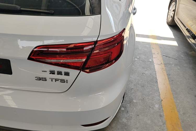 Used Audi A3 2019 Sportback 35 TFSI Fashion Edition China VI Emission Standard Exterior 3