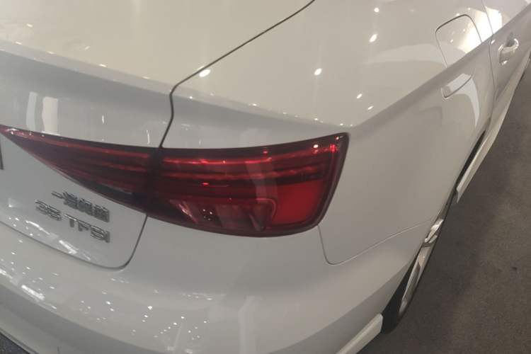 Used Audi A3 2019 Limousine 35 TFSI Fashion Edition China VI Emission Standard Exterior 3