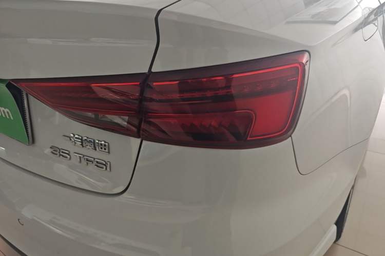 Used Audi A3 2019 Limousine 35 TFSI Fashion Edition China VI Emission Standard Exterior 3