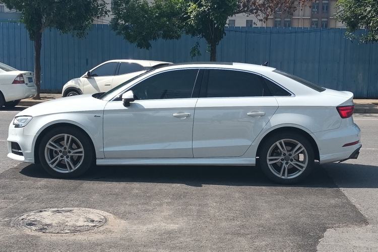 Used Audi A3 2019 Limousine 35 TFSI Fashion Edition China VI Emission Standard Exterior 4