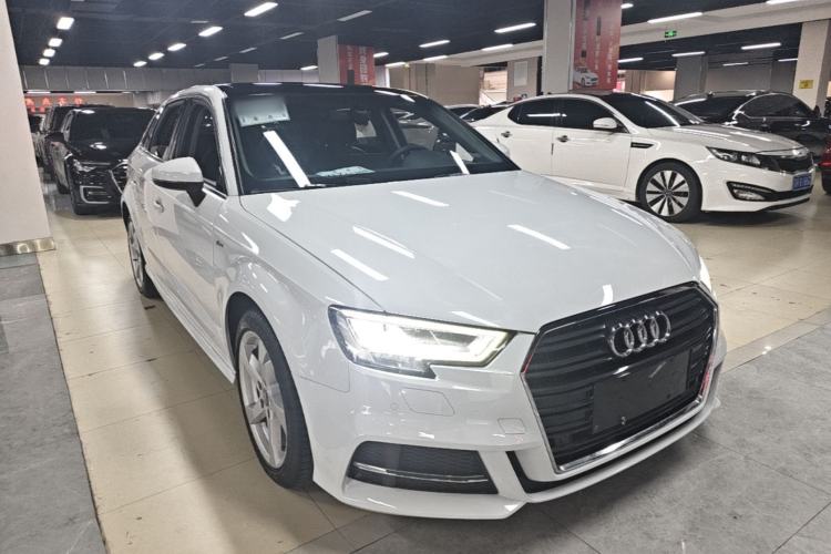 Used Audi A3 2019 Sportback 35 TFSI Fashion Edition China VI Emission Standard Front Right 45 Deg