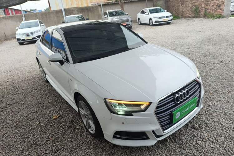 Used Audi A3 2019 Limousine 35 TFSI Fashion Edition China VI Emission Standard Front Right 45 Deg
