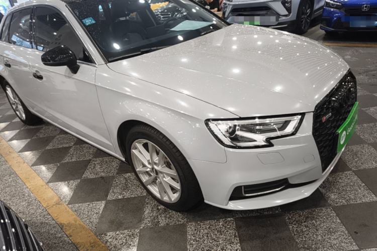 Used Audi A3 2019 Sportback 35 TFSI Ambition China VI Front Right 45 Deg