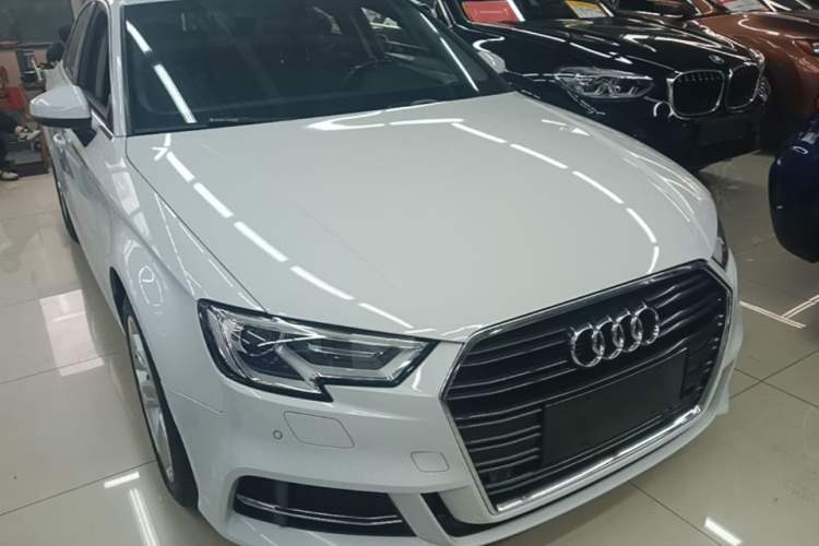 Used Audi A3 2019 Limousine 35 TFSI Ambition China VI Front Right 45 Deg