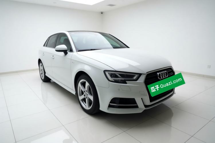 Used Audi A3 2019 Sportback 35 TFSI Fashion Edition China VI Emission Standard Front Right 45 Deg