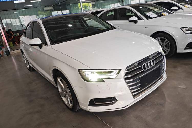Used Audi A3 2019 Limousine 35 TFSI Style Edition China VI Emission Standard Front Right 45 Deg