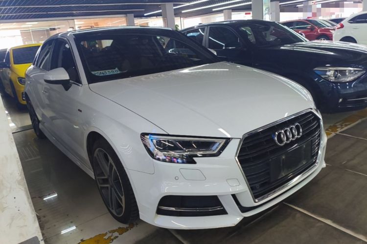 Used Audi A3 2019 Limousine 35 TFSI Sporty Version China VI Front Right 45 Deg