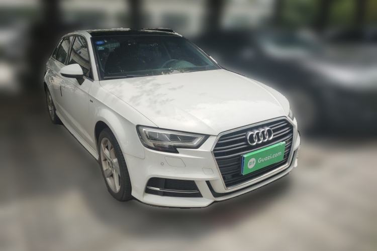 Used Audi A3 2019 Sportback 35 TFSI Fashion Edition China VI Emission Standard Front Right 45 Deg