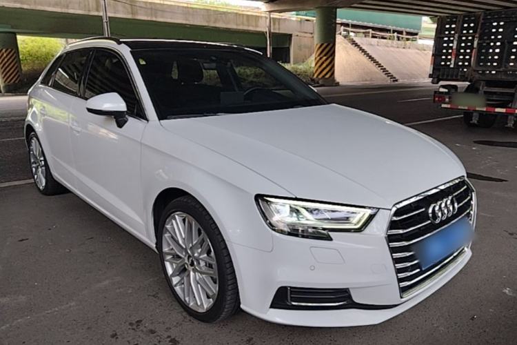 Used Audi A3 2019 Sportback 35 TFSI Style Edition China VI Emission Standard Front Right 45 Deg