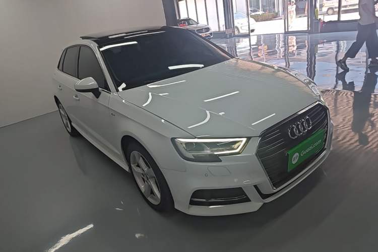 Used Audi A3 2019 Sportback 35 TFSI Fashion Edition China VI Emission Standard Front Right 45 Deg