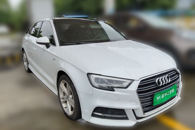 Used Audi A3 2019 Limousine 35 TFSI Fashion Edition China VI Emission Standard Front Right 45 Deg