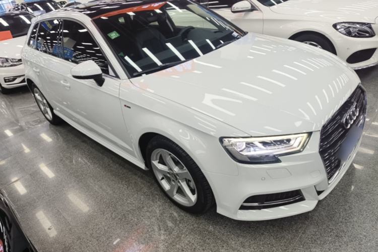 Used Audi A3 2019 Sportback 35 TFSI Fashion Edition China VI Emission Standard Front Right 45 Deg