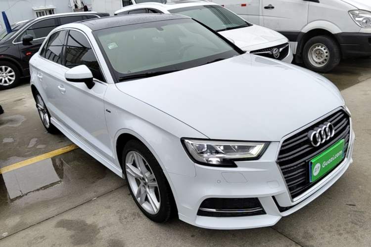 Used Audi A3 2019 Limousine 35 TFSI Fashion Edition China VI Emission Standard Front Right 45 Deg