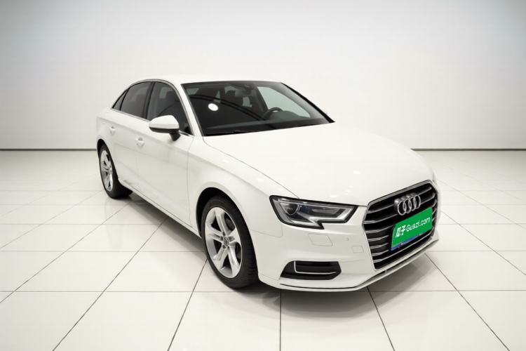 Used Audi A3 2019 Limousine 35 TFSI Ambition China VI Front Right 45 Deg