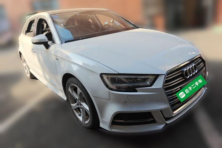 Used Audi A3 2019 Sportback 35 TFSI Fashion Edition China VI Emission Standard Front Right 45 Deg