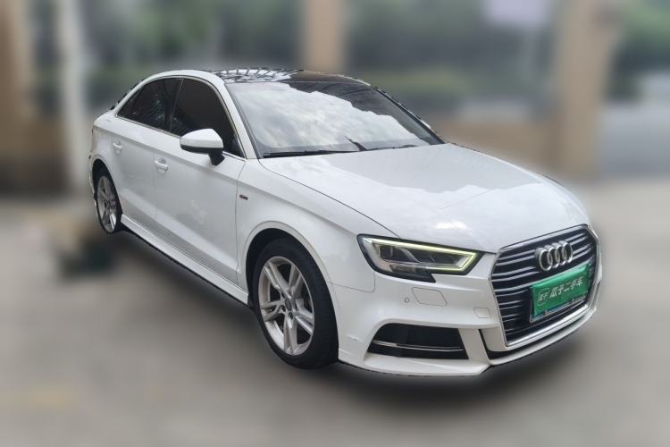 Used Audi A3 2019 Limousine 35 TFSI Fashion Edition China VI Emission Standard Front Right 45 Deg