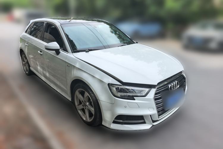 Used Audi A3 2019 Sportback 35 TFSI Fashion Edition China VI Emission Standard Front Right 45 Deg