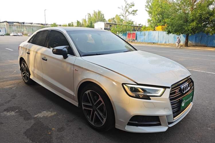 Used Audi A3 2019 Limousine 35 TFSI Sporty Version China VI Front Right 45 Deg