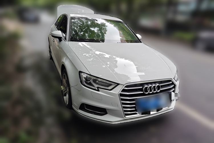 Used Audi A3 2019 Limousine 35 TFSI Ambition China VI Front Right 45 Deg