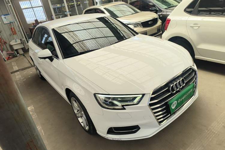 Used Audi A3 2019 Limousine 35 TFSI Ambition China VI Front Right 45 Deg