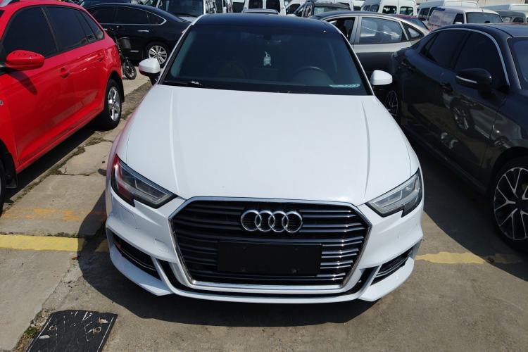 Used Audi A3 2019 Limousine 35 TFSI Fashion Edition China V standard Front