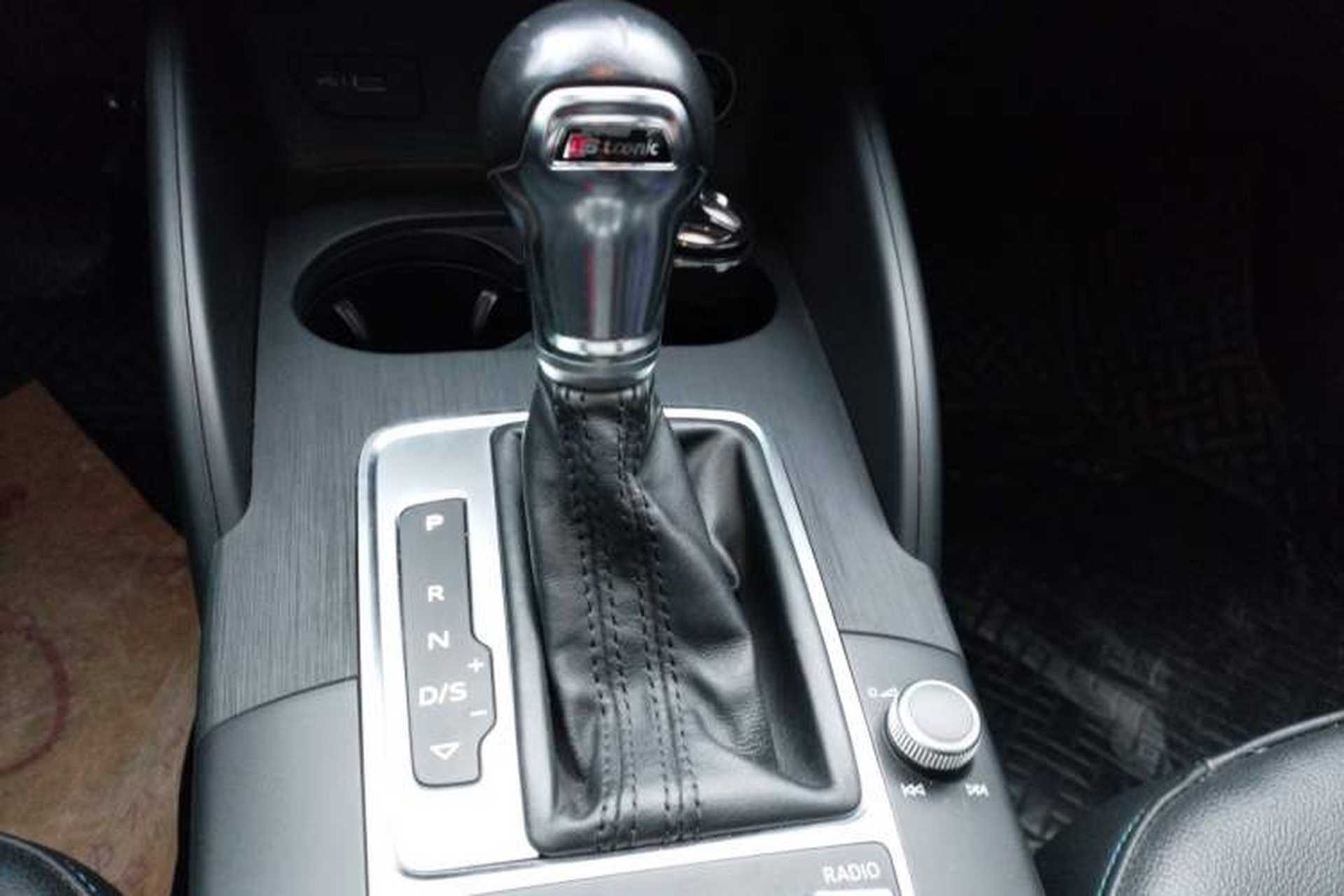 Used Audi A3 2019 Limousine 35 TFSI Fashion Edition China VI Emission Standard Gear Lever